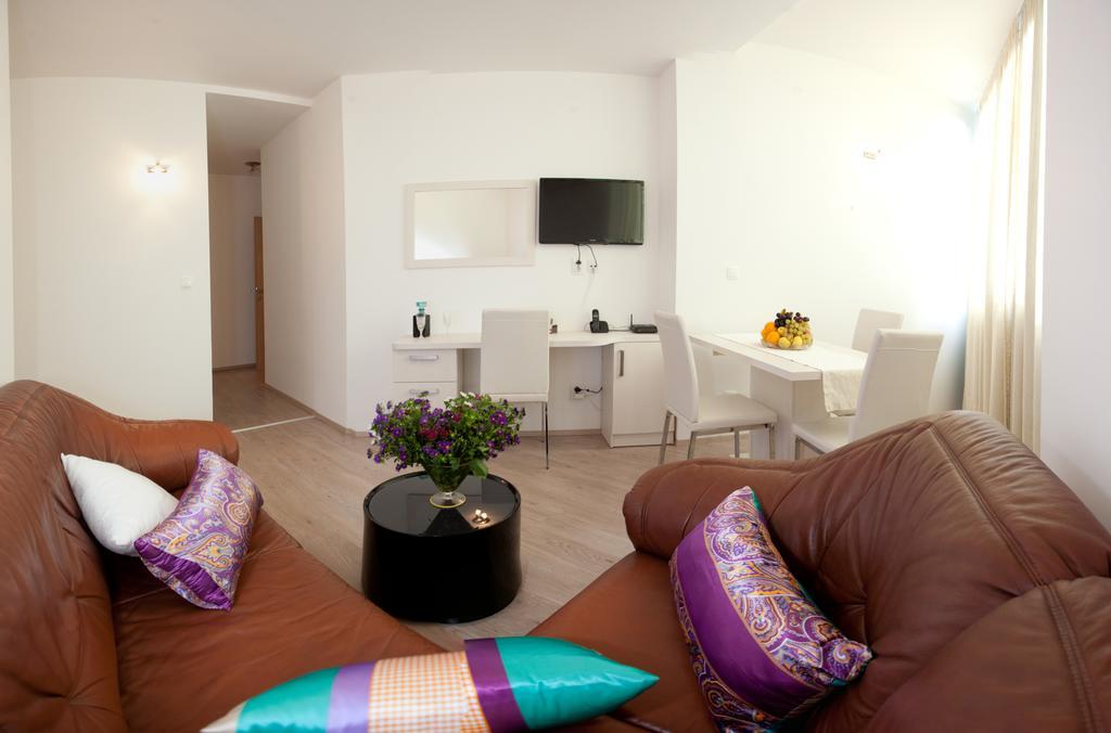 Cro Jet Set Apartments Split Exterior photo
