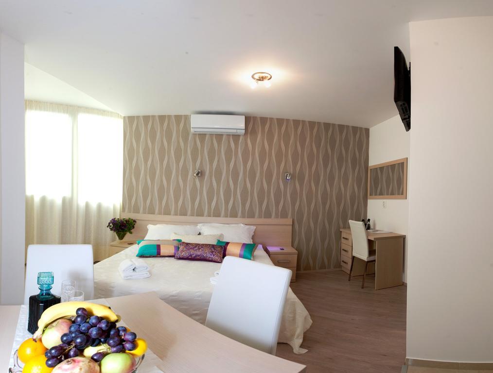 Cro Jet Set Apartments Split Exterior photo